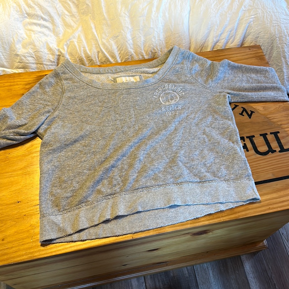 Cropped crew neck
